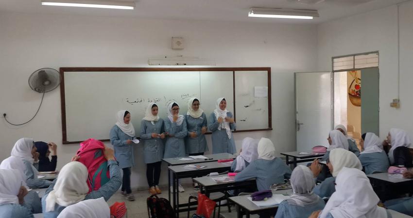 انجاز فلسطين تنفذ مشروع صقل مهارات الفتيات القيادية