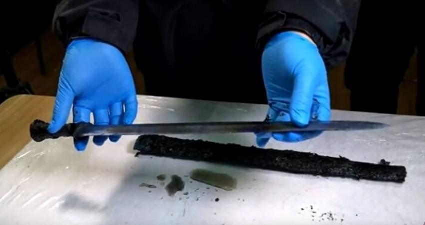 طفلة سويدية تعثر على كنز ثمين صدفة