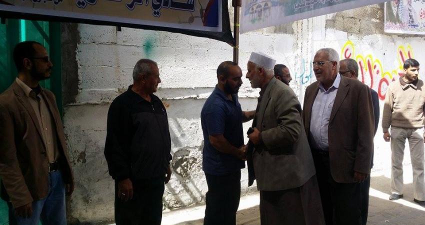 النائب الأسطل يهنئ الأسير المحرر الرخاوي