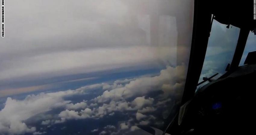 170905082451-airplane-flies-through-hurricane-irma-super-169