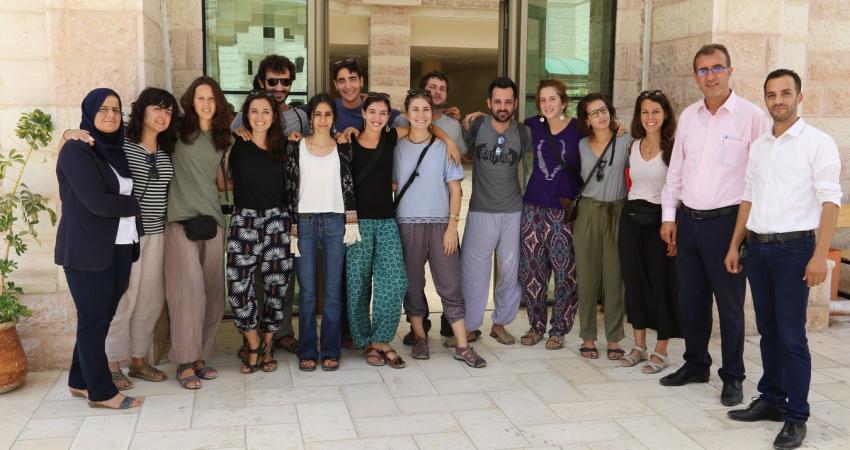 وفدٌ إسباني يزور جامعة "خضوري" للتضامن