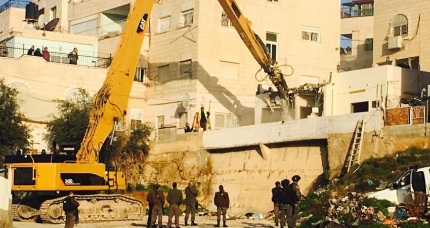 ذكرت مصادر عسكرية سورية لموقع سبوتنيك كما نشرت قناة الميادين ان الاحتلال الاسرائيلي شن غارة على منطقة جرود نحلة في جبال القطيفة في ريف دمشق، فجر الاربعاء. وذكرت قناة "الجديد" اللبنانية ان الطيران الاسرائيلي حلّق بكثافة فوق مدينة بعلبك اللبنانية وضواحيها ع