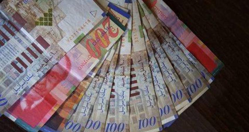 صورة خبر توزيع السلام مبالغ نقدية على عدد من الأسر المستوردة