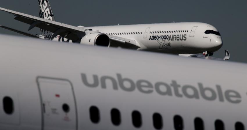 طائرة-إيرباص-من-طراز-A350-ذات-الجسم-العريض