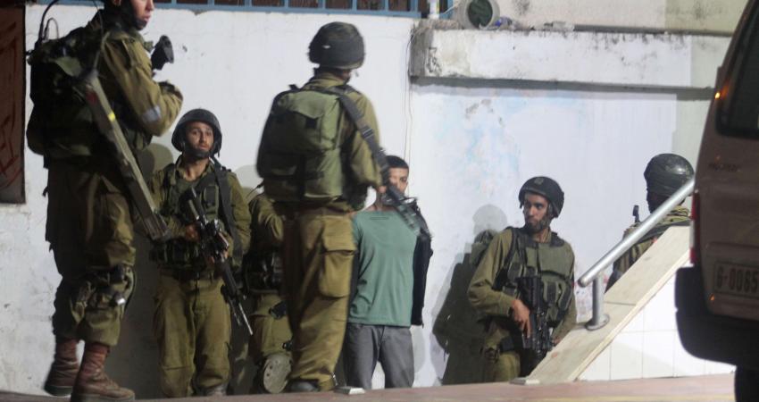 الاحتلال يسلم شبانا بلاغات لمراجعة مخابراته بجنين