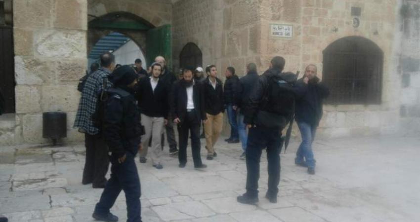 اقتحام المستوطنين للمسجد الأقصى