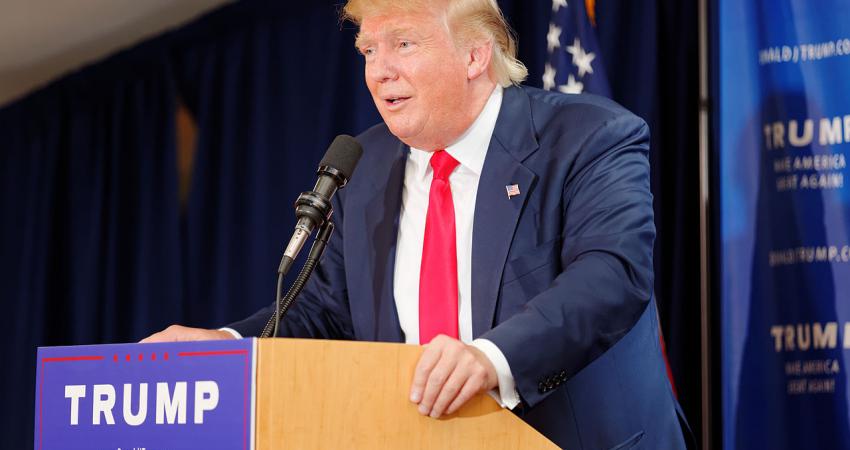 Donald_Trump_Laconia_Rally,_Laconia,_NH_4_by_Michael_Vadon_July_16_2015_20