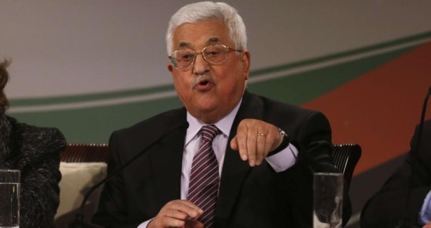 قال رئيس السلطة الفلسطينية محمود عباس إنه لا توجد خطة سلام جديدة ولا مبادرات جديدة، مؤكدا "التمسك بتطبيق مبادرة السلام العربية بدون تعديل"، واستمرار التنسيق مع كل من الأردن ومصر والسعودية بهذا الشأن. وأكد عباس، في حديث خاص لصحيفة "الغد" الأردنية، نشرته ال