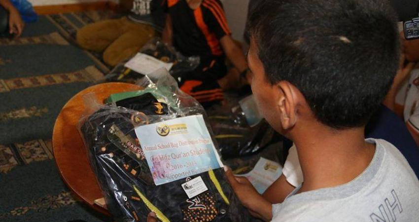 صورة خبر اختتام نور المعرفة مشروع توزيع الحقيبة المدرسية بالنصيرات