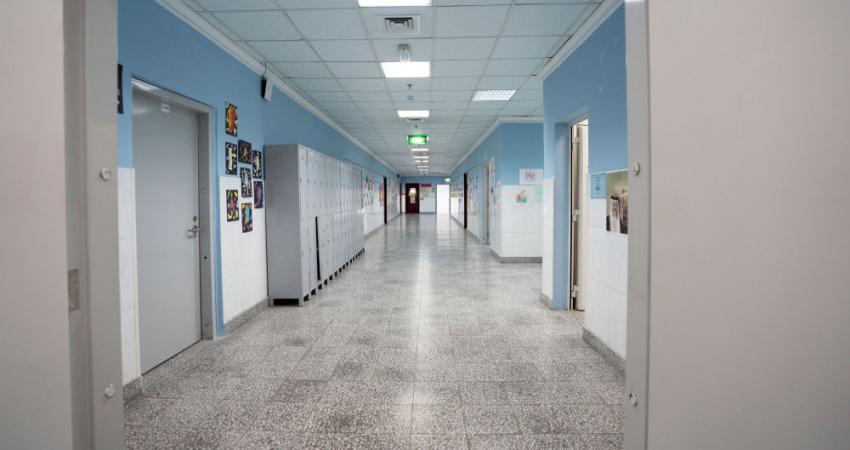 الكويت تعلق على فيديو "مصاب كورنا" الملقى على الشارع