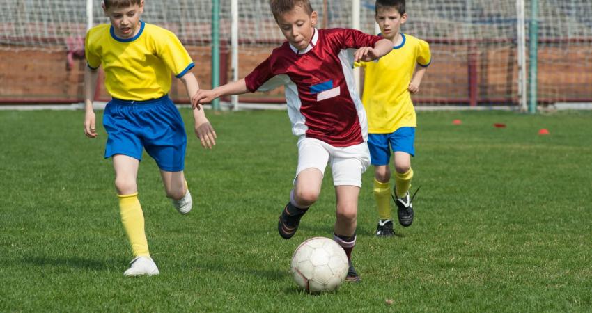 كرة القدم تضر بالصحة وتسبب الاكتئاب لدى الأطفال