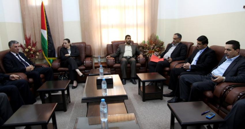 التعليم بغزة حول زيارة الوفد برام الله