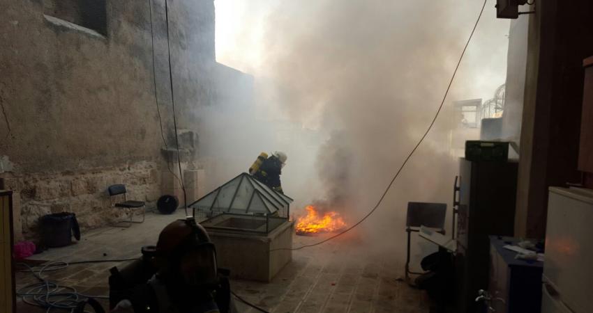 السيطرة على حريق شب جنوب المسجد الأقصى