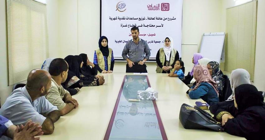 فارس العرب تتكفل أسر فقيرة لمدة عام