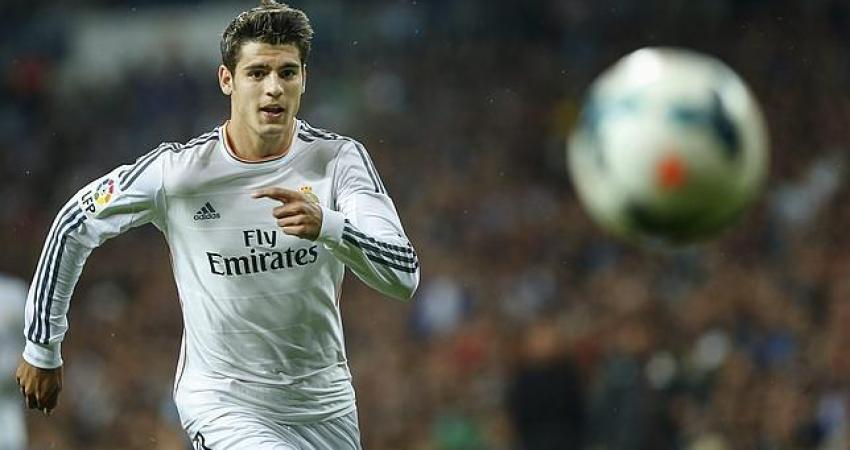 Morata_2014_corre_balon