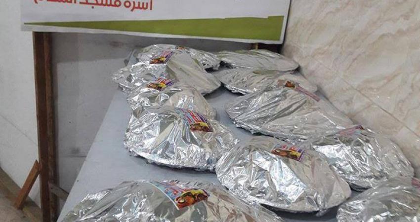 صورة خبر توزيع السلام وجبات طعام على فقراء دير البلح