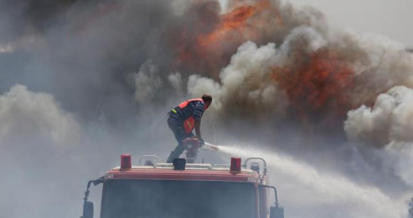 إخماد حريق بخانيونس