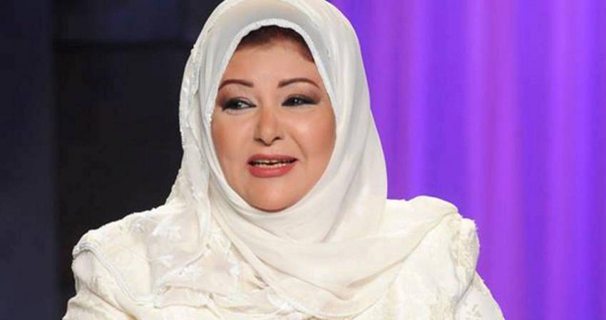 ممثلة مصرية تنتقد زميلتين لها بسبب خلعهما الحجاب