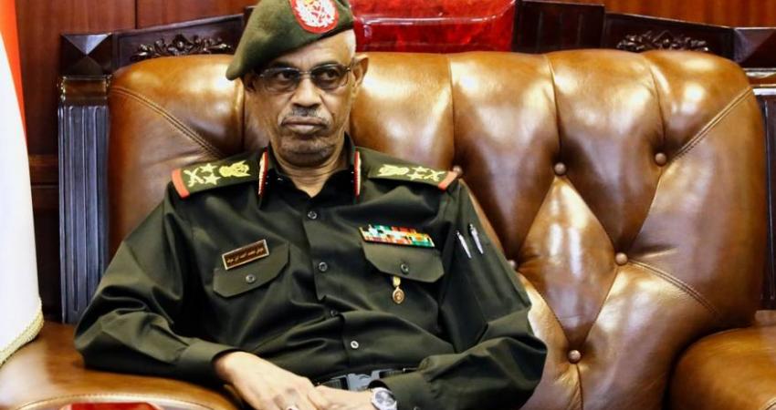 عوض بن عوف.. رفيق درب البشير الذي أطاح به