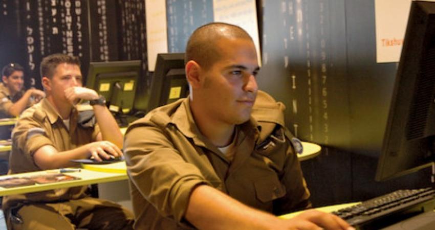 جنود الاحتلال الإسرائيلي على فيسبوك