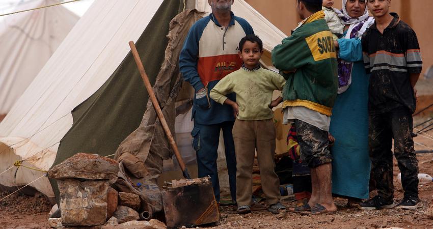 Palestinian_Iraqi_IDP_family_near_Jordanian_border