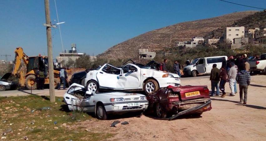 الشرطة تتلف 170 مركبة غير قانونية في نابلس