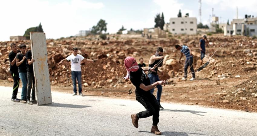 إصابات بالاختناق خلال قمع الاحتلال لمسيرة نعلين