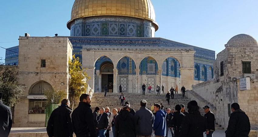 مستوطنون يقتحمون الأقصى