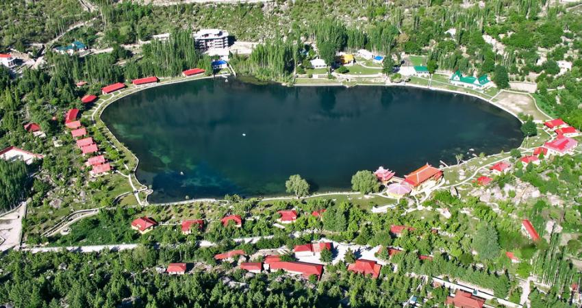 Shimshal_lake_Pakistan