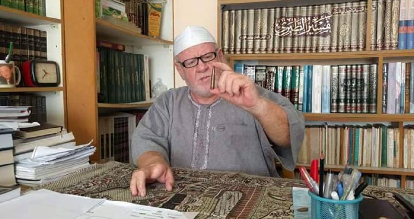 الكاتب 