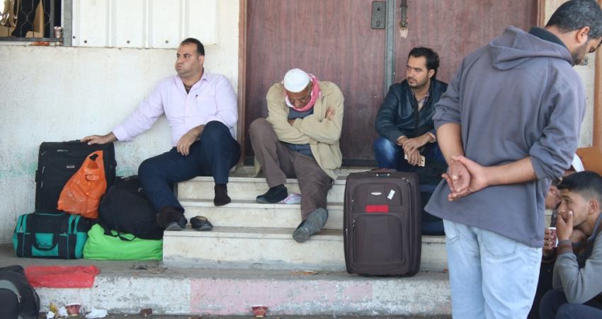 المعاناة في معبر رفح