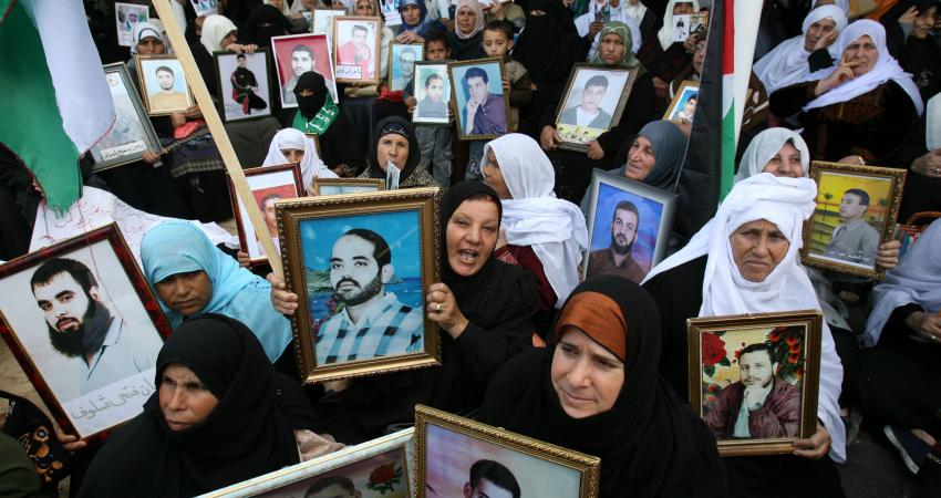 طولكرم: مطالبة بالتراجع عن قرار تقليص زيارات الأسرى