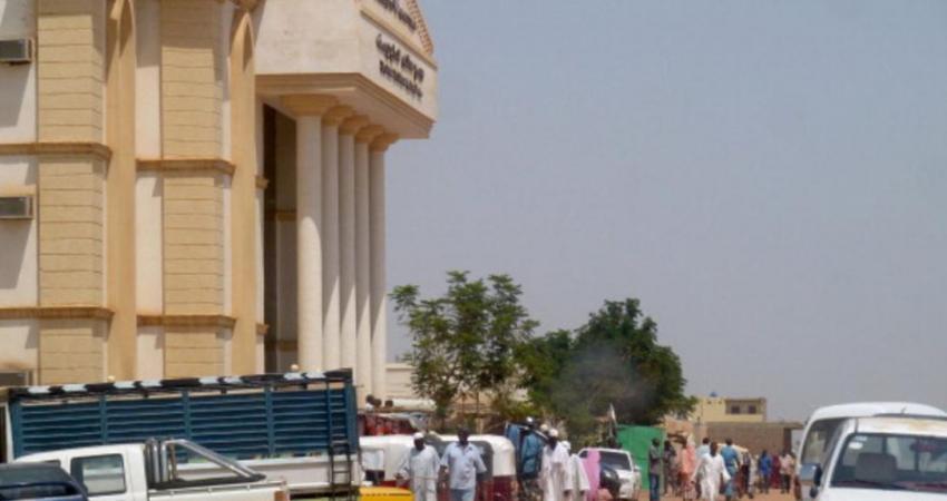 سوداني يطالب بمليارين تعويضا لـ