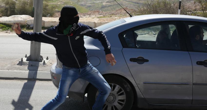 رشق مركبات إسرائيلية