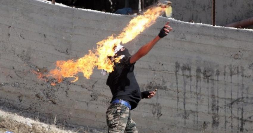إلقاء أكواع ناسفة وزجاجات حارقة شرق بيت لحم