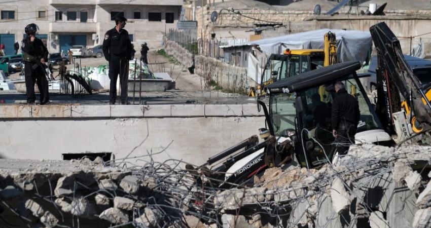 هدم منشآت في حزما بالقدس