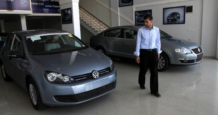 طريقة جديدة للسرقة.. الاختباء داخل المركبة