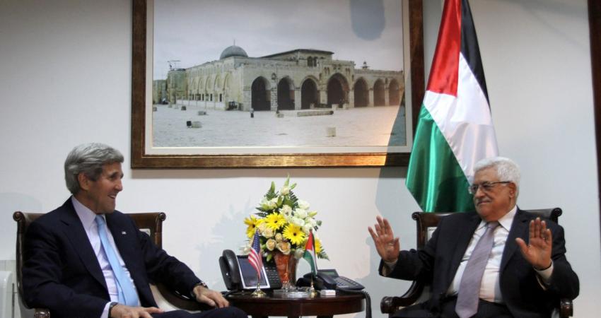 US-Secretary-of-State-John-Kerry-meets-with-Palestinian-President-Mahmoud-Abbas-in-Ramallah