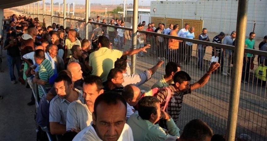 hi-palestinian-workers-852-ap-03417381-8col