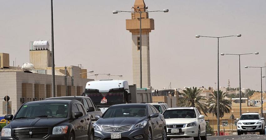 صحفي إسرائيلي يعد تقريرا مصورا من جدة