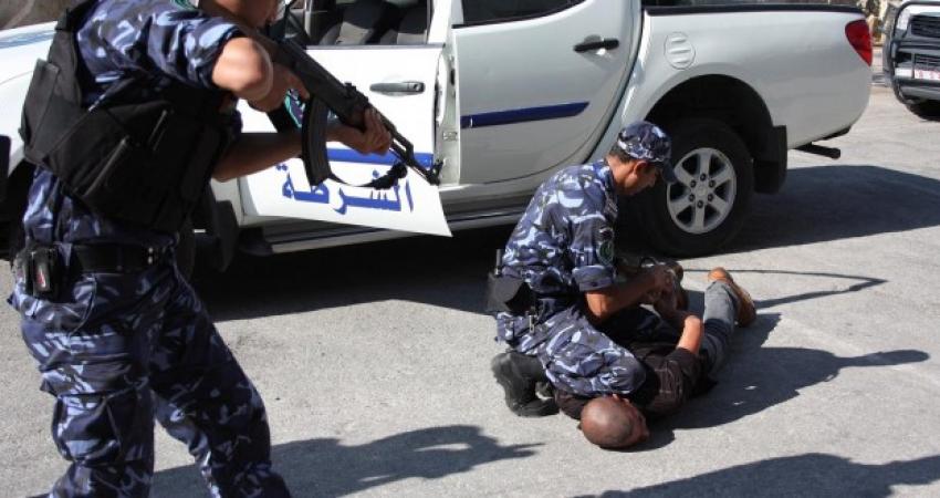 الشرطة تقبض على لص ومحتال