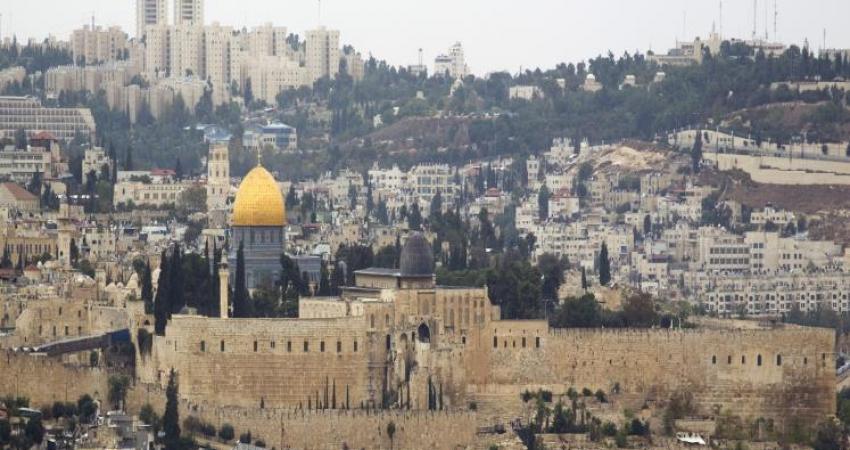 نقل السفارات إلى القدس محور السياسة الخارجية الإسرائيلية بعد قرار ترمب (رويترز)