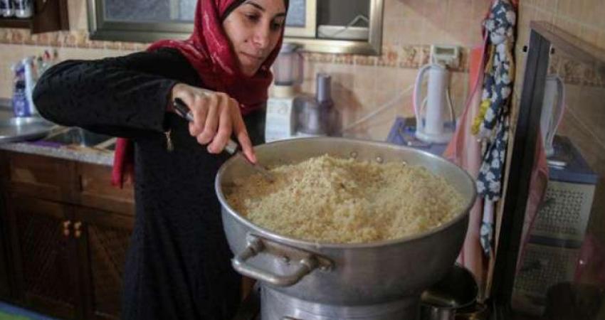 غزية تبيع المحشي والكبة على 