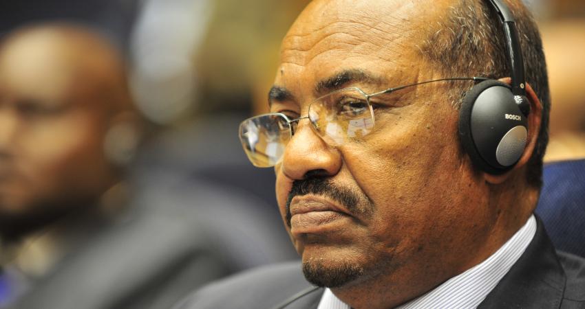 Omar_al-Bashir,_12th_AU_Summit,_090131-N-0506A-342