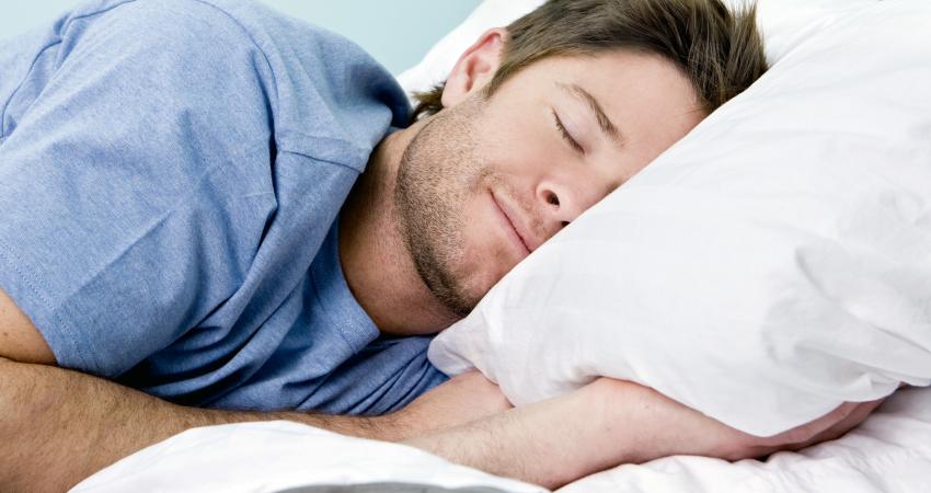 دراسة: النوم يخفف الوزن