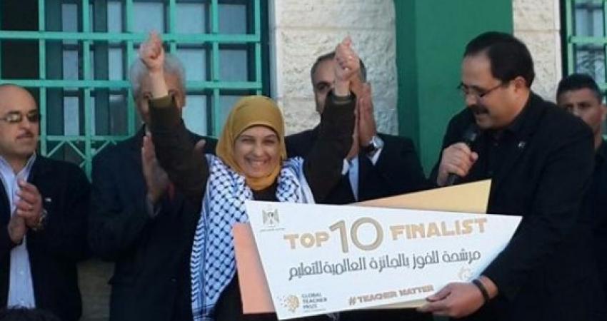 المعلمة الحروب تشارك في إطلاق جائزة أفضل معلم بإيطاليا