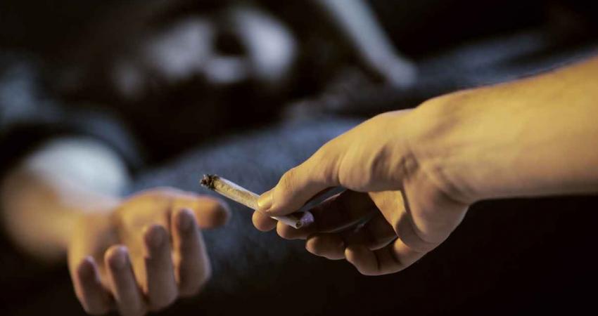 عائلة تبلغ الشرطة عن ابنها لتعاطيه المخدرات بنابلس