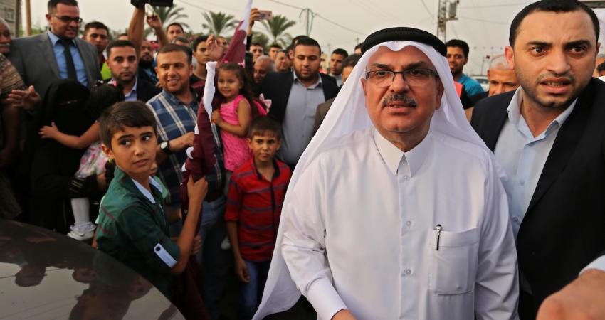 اللجنة القطرية تنفي مغادرة العمادي غزة بدون عودة