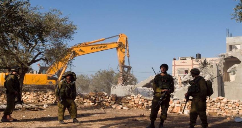بلدية الاحتلال تهدم منزلين جنوب القدس