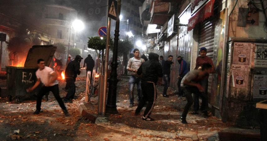 إصابة 13 فلسطينيًا في مواجهات مع الاحتلال جنوبي نابلس